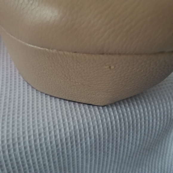 Rare/Leather Betsy Johnson Gillian Platform Pump - Picture 5 of 6